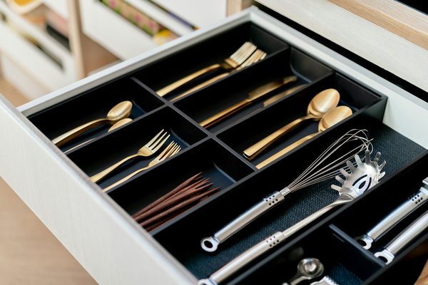 Top Strategies for Maximizing Space and Efficiency in Your UK Kitchen Drawer