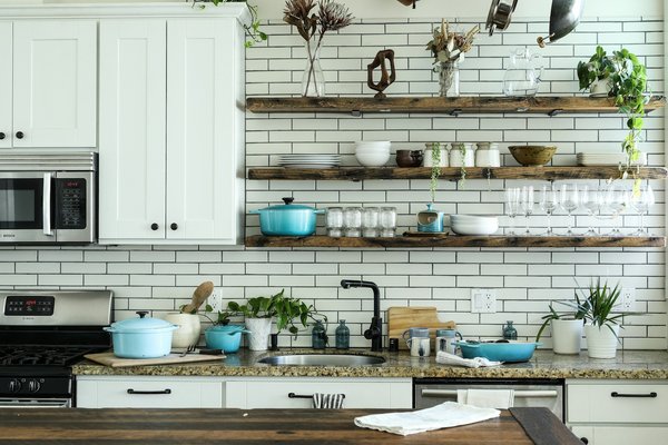 Top Strategies for Minimizing Noise in Your UK Kitchen with Open Shelving Solutions