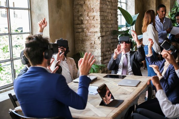 Transforming Staff Training in Fine Dining: Leveraging Virtual Reality Technology for Enhanced Learning Experiences